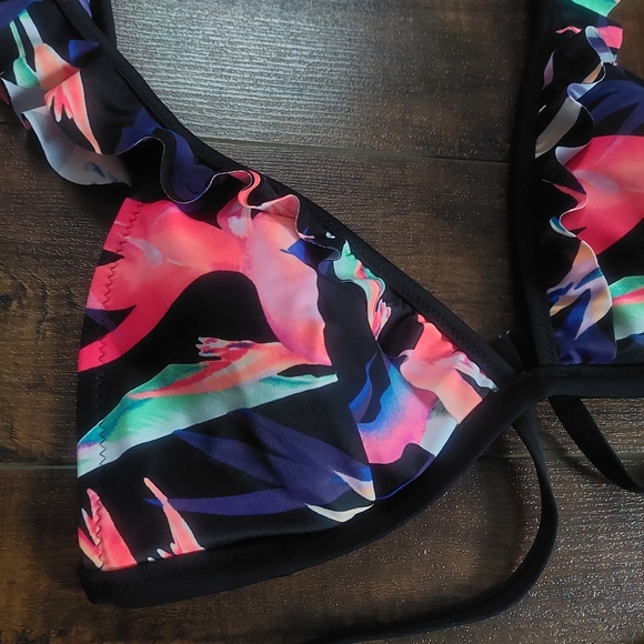 Victoria's Secret PINK Body Wrap Ruffle Bikini Top Size Large - Picture 3 of 9